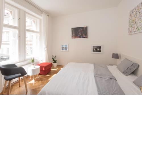 Large apartment in the Old town center