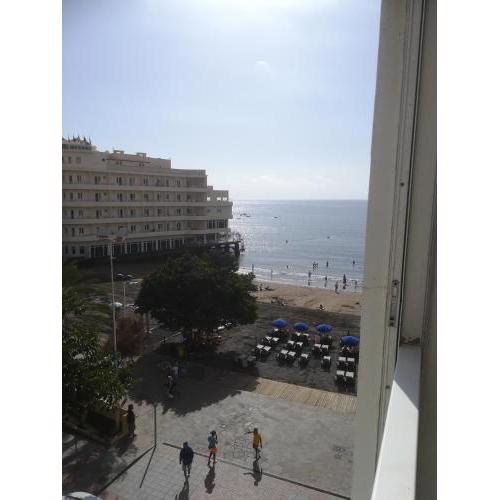 Large beachfront apartment Medano