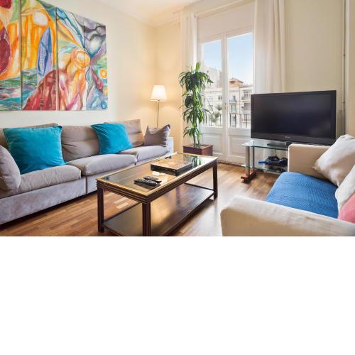 Large & beautiful apartment 4min from Passeig de Gràcia