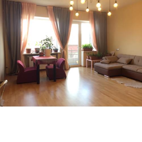 Large & modern 3BD flat next to railway station