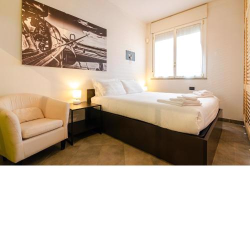 Large studio flat with private car park