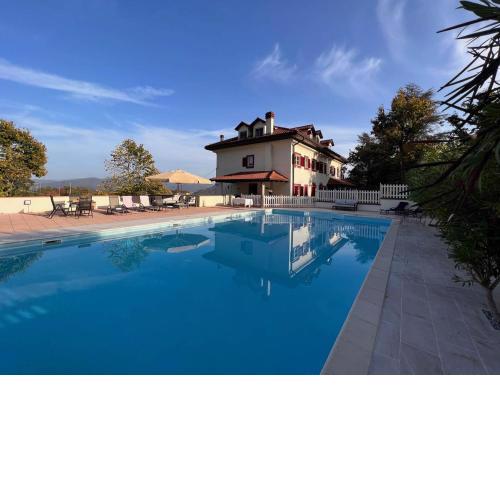 Large villa for 20 guests on large estate with private pool and tennis court Big conference room with facilities VILLAITALY EU