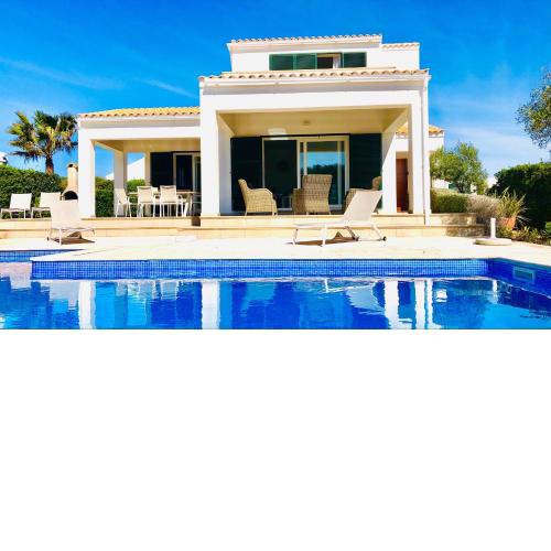 Large Villa With Private Pool, Garden And Sea View