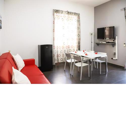 Largo Baracche Apartment by Wonderful Italy
