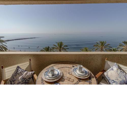 Larycorte, Beautiful 3bdr beachfront apartment