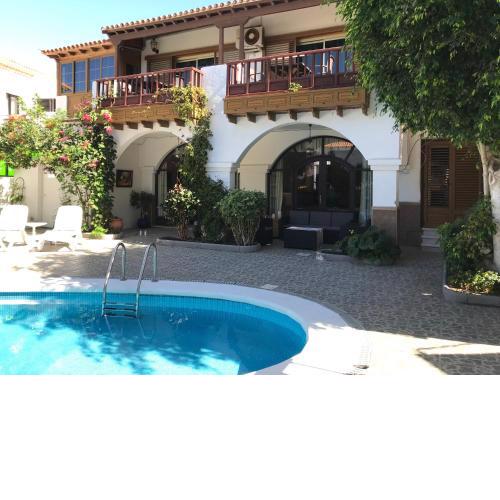 Las Americas Family Inn
