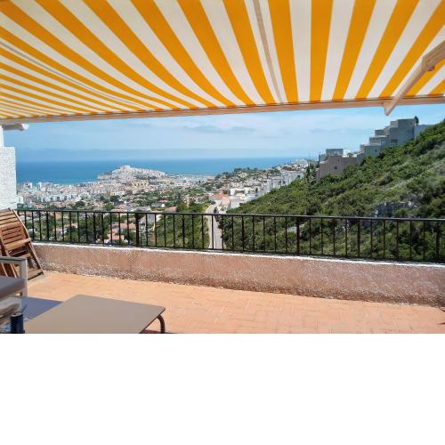 Las Atalayas: Castle and Sea views