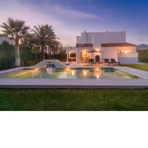 Las Chapas Playa refurbished beach villa