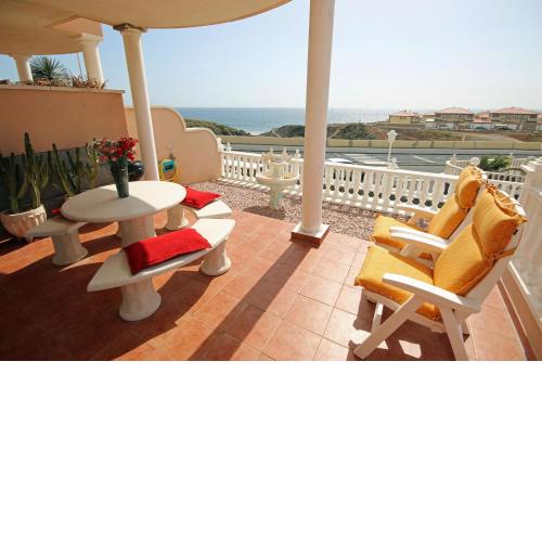 LAS DUNAS 9 by RENTMEDANO pretty beach front boutique villa with ocean view, pool and WiFi
