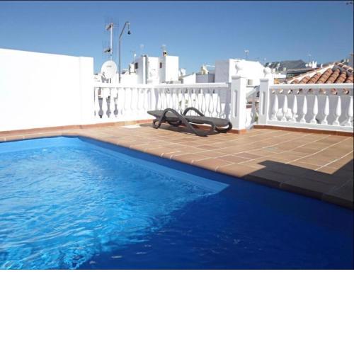 Las Flores Apartments
