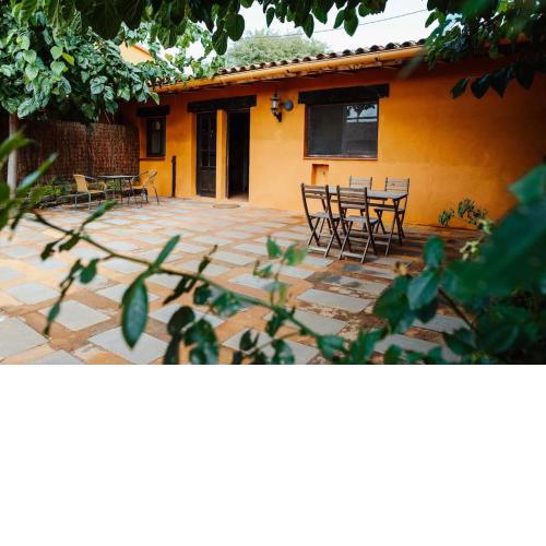 LAS GLICINIAS casa rural en el campo
