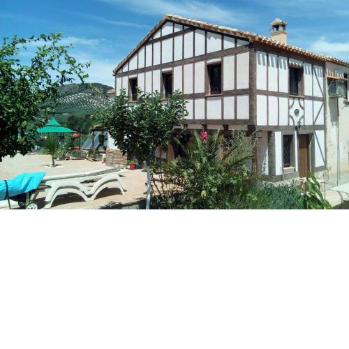 Las Marrojas, secluded Tudor country cottage