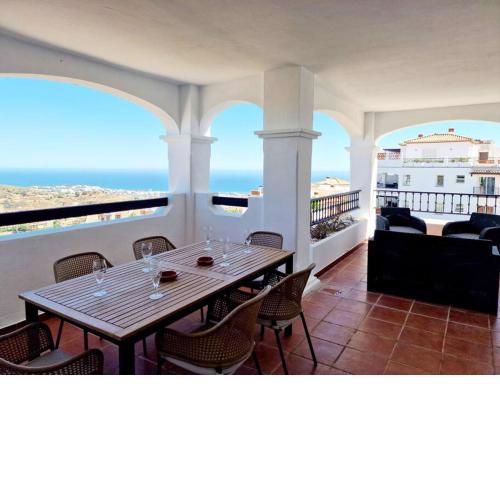 Las Palmeras SeaViews