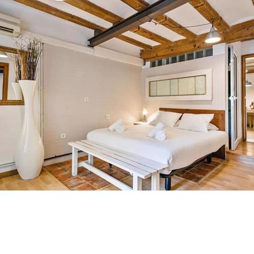 Las Ramblas BCN EXCELLENT LOCATION 9 pax