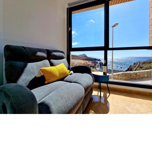 Las Rocas by the Ocean, Wifi and Sea View