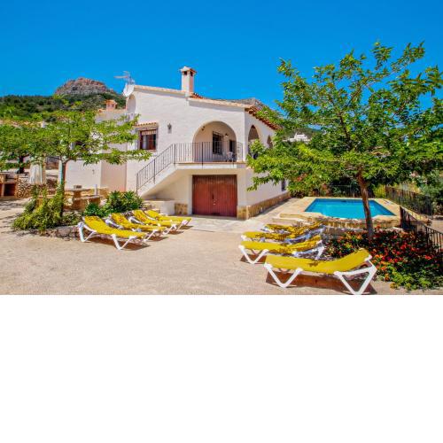 Laura-28A - traditionally furnished detached villa with peaceful surroundings in Calpe