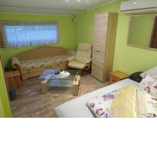 LAURA APARTMAN