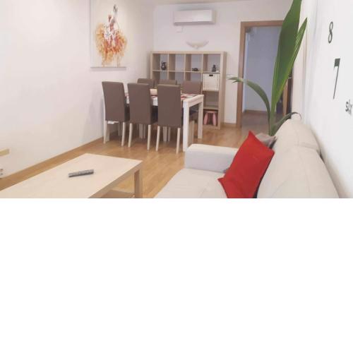 Laura House The Style Airport BCN