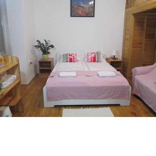 Lavender Budapest Apartment