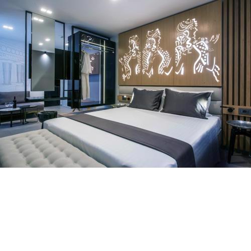 Lavris City Suites