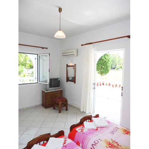 Lazanis Studios Apartments
