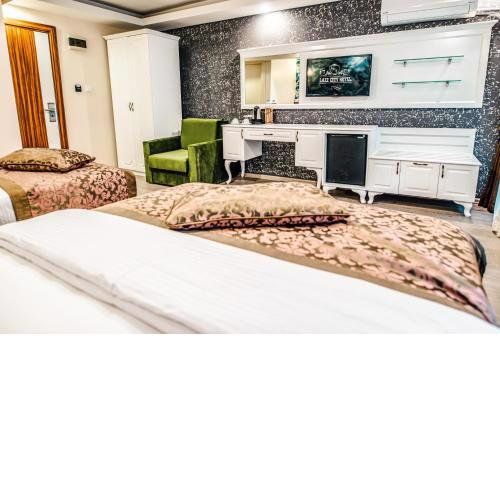 Lazz City Hotel