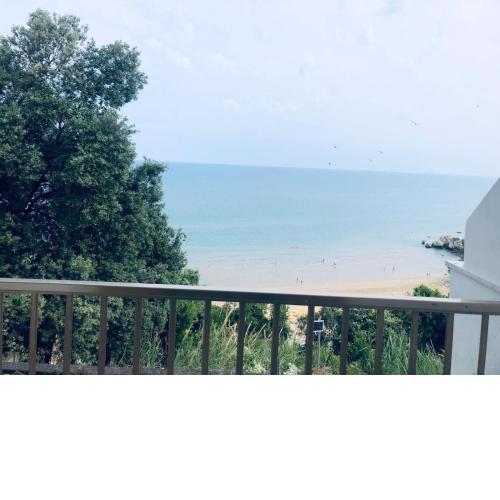 Le 5 Residence