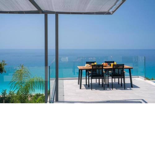 Le Grand Bleu Villa