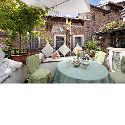 Le Petit Chateau Dolceacqua