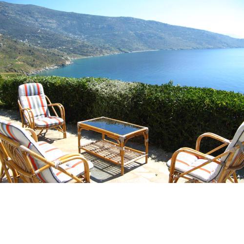 Le petit luxurious apartment with privet beach