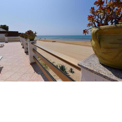 Le Sorelle Villa sul mare