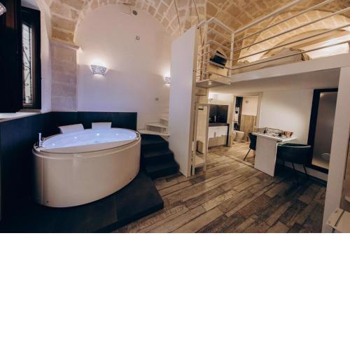 Le Suite Bed