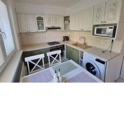 Lea apartmán v centre, .