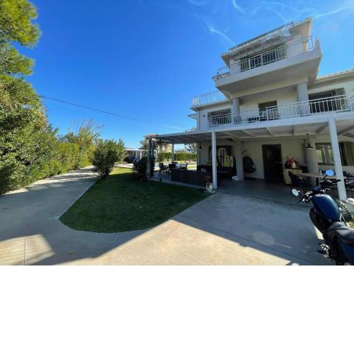 Lefkada Beach Villa