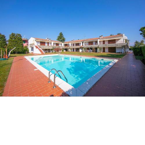 Lella Apartment Front Beach Garda lake