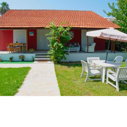 LeMaMi Seafront Bungalows