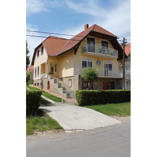 Lenke Apartmanház
