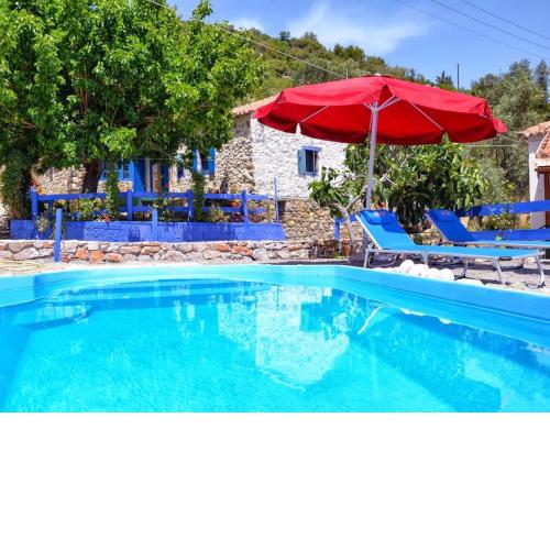 Leonidio small hause with swimming pool