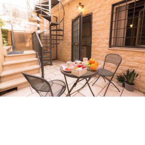 Leonina 75 Holidays