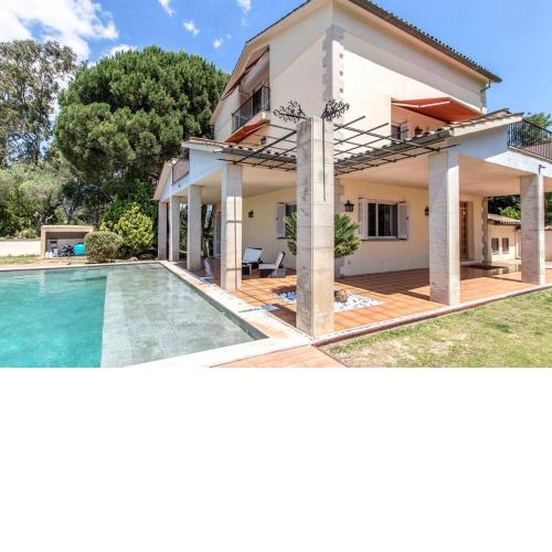 Les Canyes Cottage, Private Villa Resort