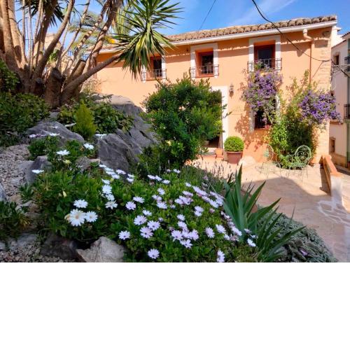 Les Penyetes Boutique Bed and Breakfast