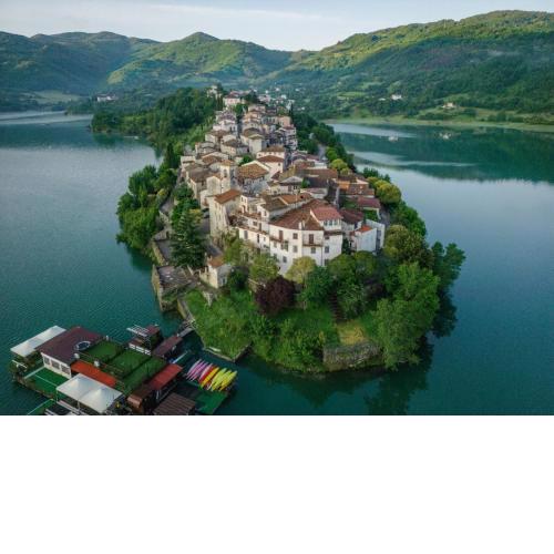 Letizia lake house panoramic view