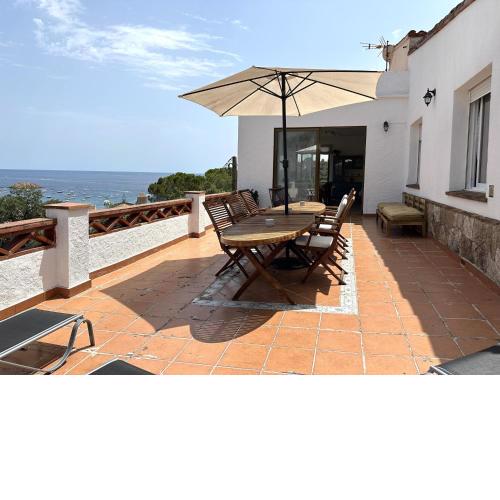 LETS HOLIDAYS Beautiful house sea views