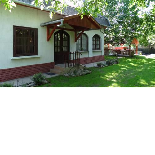 Levente Apartman I.