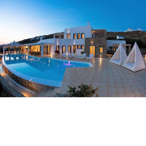 Lia beach Estate
