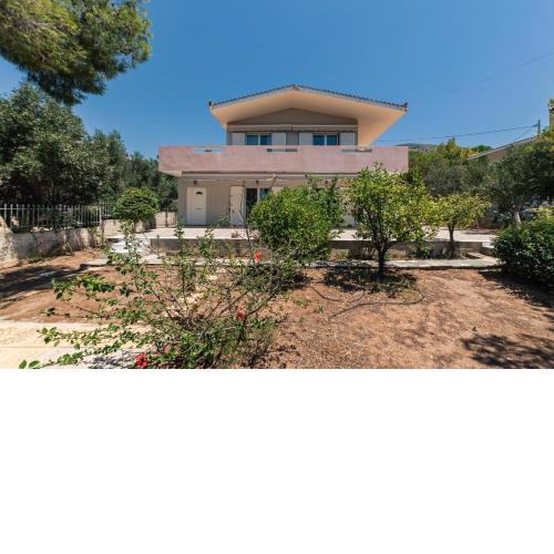 LIAPIS DETACHED HOUSE IN LAGONISSI