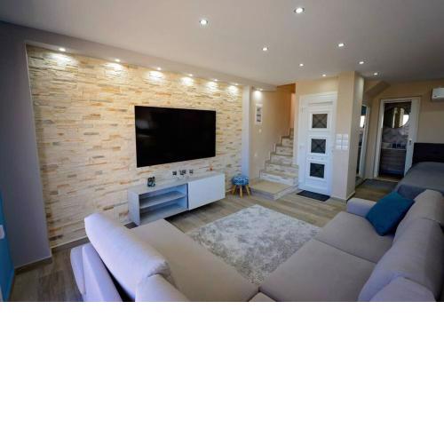 Lia's apartment