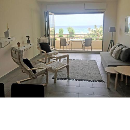 lifeguard beachfront Luxury Flat, 30meters From Sea