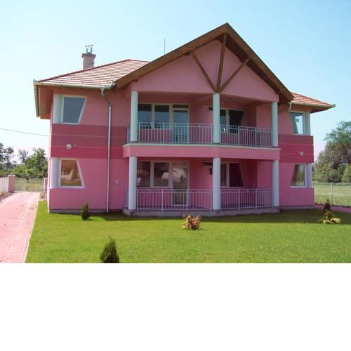 Liget Apartmanház
