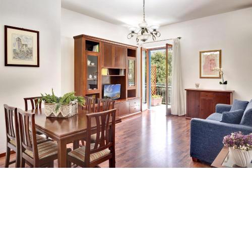 Light & Delight Apartment